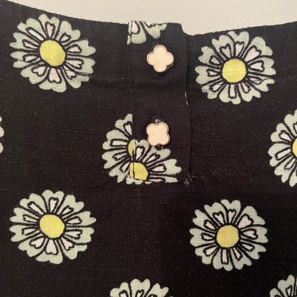 Modcloth Black and Yellow Daisy Print Top - Picture 4 of 6